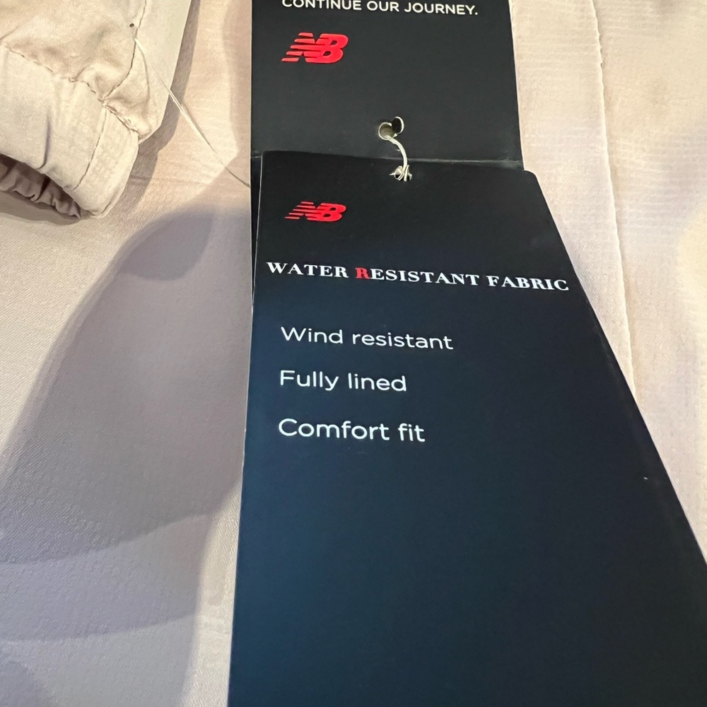 New Balance (R $98) WaterProof Hoodie Jacket NWT - Picture 4 of 12